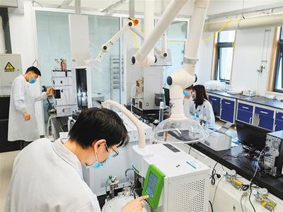 經(jīng)開力量助企攀登 探訪國(guó)內(nèi)領(lǐng)先稀有金屬新材料研發(fā)制造高地